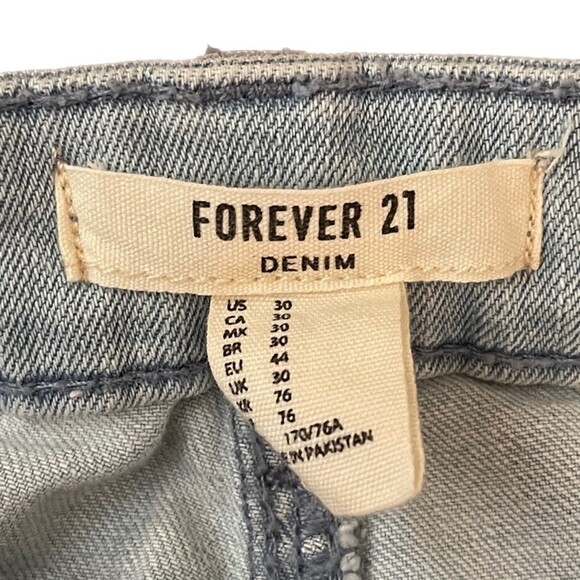 Forever 21 | Light Wash Distressed Jeans | Size 30 - Picture 3 of 7